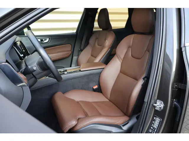 Volvo XC60 B5 Momentum Exclusive 2021 Benzine 21