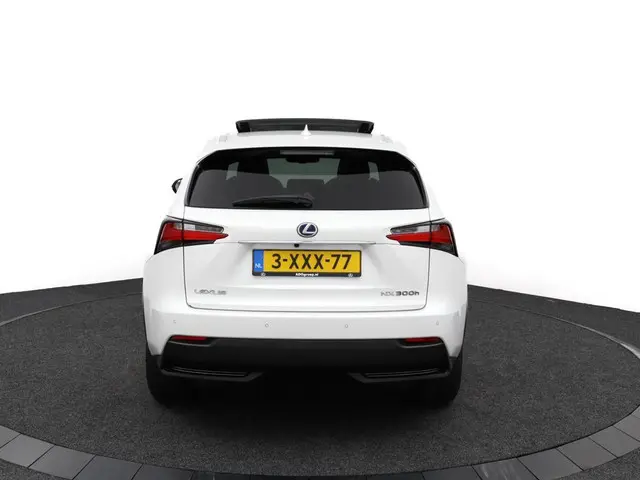 Lexus NX 300h AWD F Sport Line 2014 Hybride Benzine 35