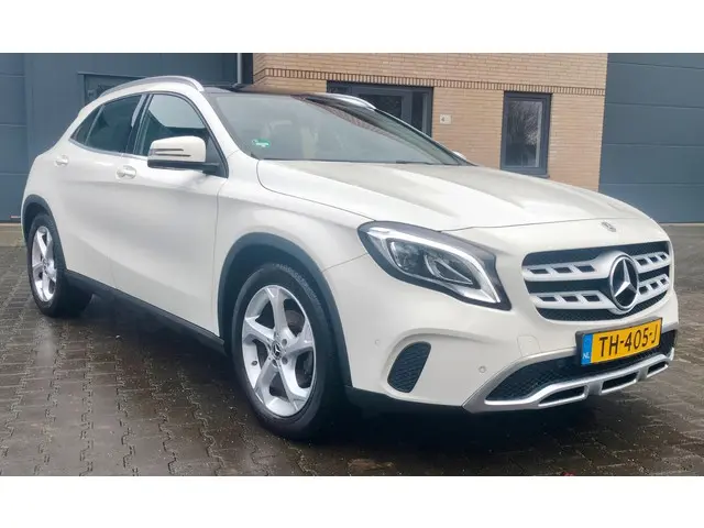 Mercedes-Benz GLA 180 Panorama Mooie Auto 2017 Benzine 2
