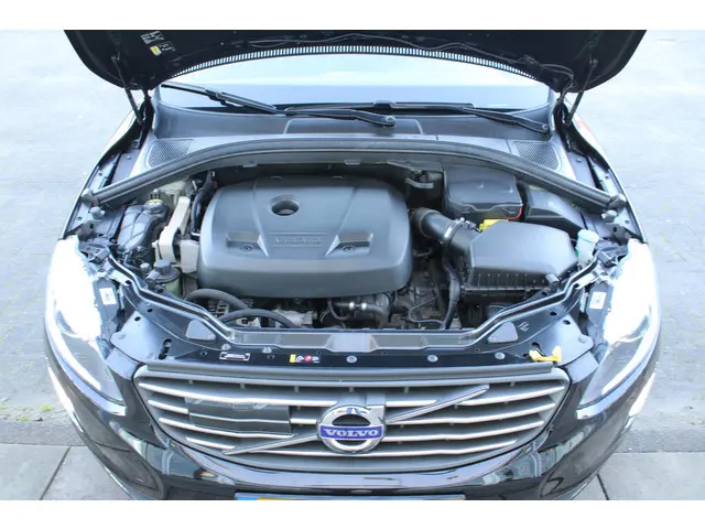 Volvo XC60 T5 Automaat Polar+ 2018 Benzine 38