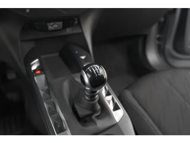 DS DS 3 Crossback PureTech 100 Montmartre 2022 Benzine 37