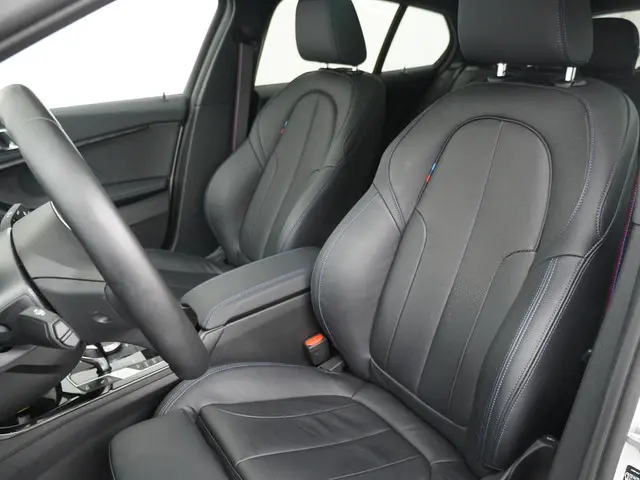 BMW 1 Serie 118i 2024 Benzine 4