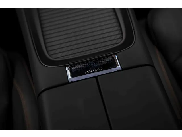 Lynk & Co 08 1.5 More 2025 Hybride Benzine 28