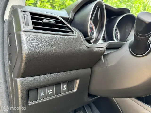 Suzuki Swift 1.0 Stijl Automaat km 81000 2018 Benzine 13