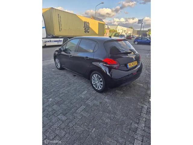 Peugeot 208 1.2 PureTech Allure 2017 Benzine 4