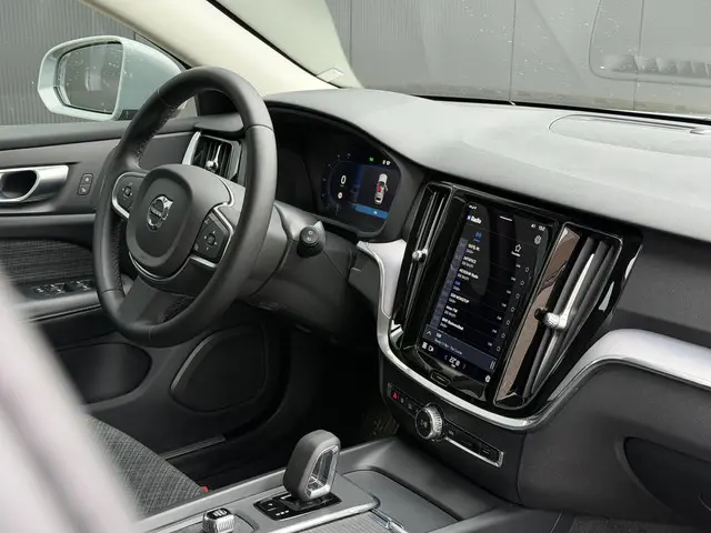 Volvo V60 2.0 B3 Essential Edition 2024 Benzine 5