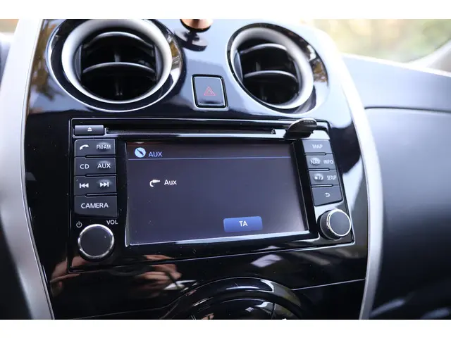 Nissan Note 1.2 DIG-S Tekna 2015 Benzine 32