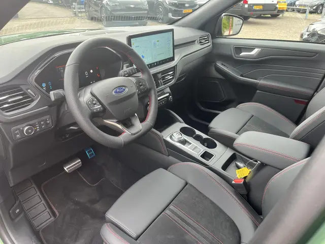 Ford Kuga 2.5 PHEV ST-Line X 2025 Hybride Benzine 18