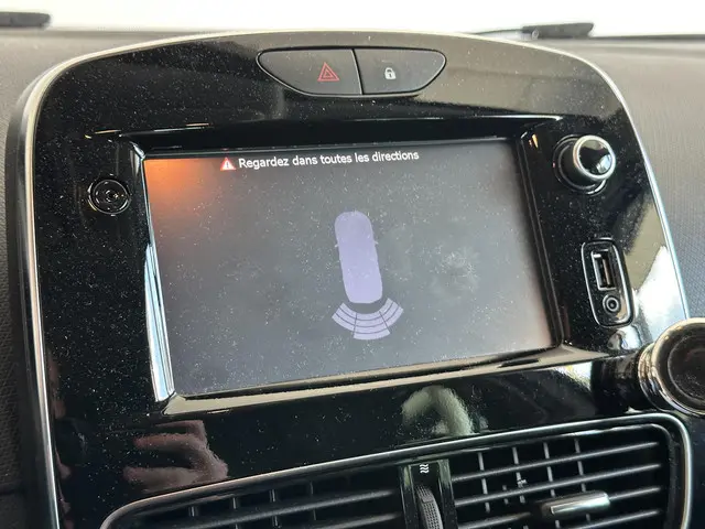 Renault Clio 0.9 TCe Limited 2018 Benzine 12