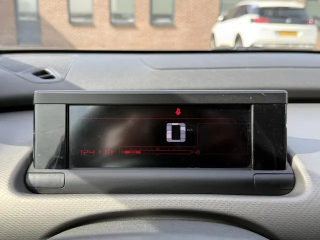 Citroën C4 Cactus 1.2 VTi Shine 2015 Benzine 21