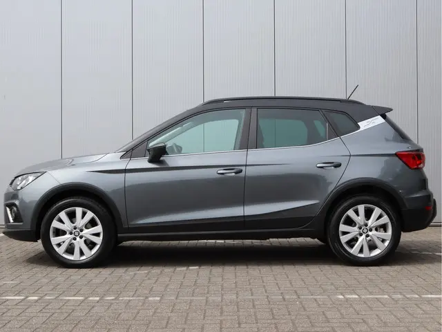 SEAT Arona 1.0 TSI Style Business Intense 2018 Benzine 18