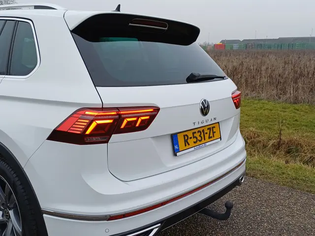 Volkswagen Tiguan 1.5 TSI R-Line Business+ 2023 Benzine 18