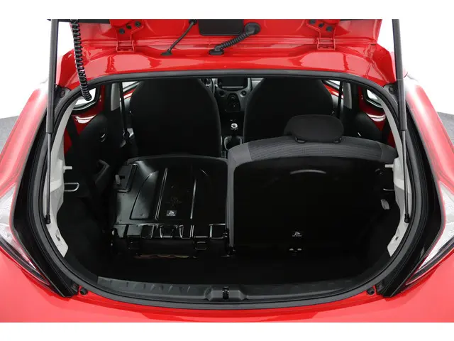 Toyota Aygo 1.0 VVT-i x-play 2021 Benzine 24