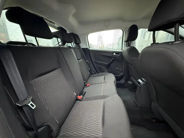 Peugeot 208 1.2 PureTech Blue Lion / APK 2018 Benzine 22