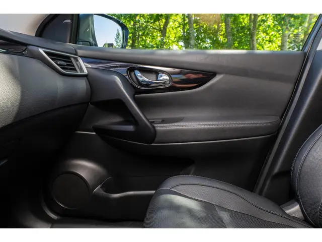 Nissan QASHQAI 1.2 Tekna 38.600 km + NAP 2014 Benzine 21