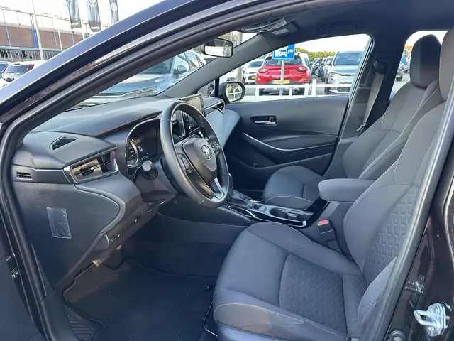 Toyota Corolla 1.8 Hybrid Active 2022 Hybride Benzine 10