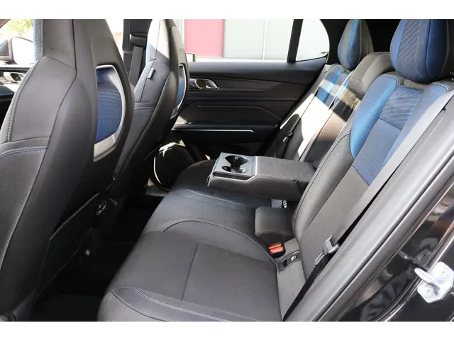 Lynk & Co 01 1.5 2024 Hybride Benzine 17