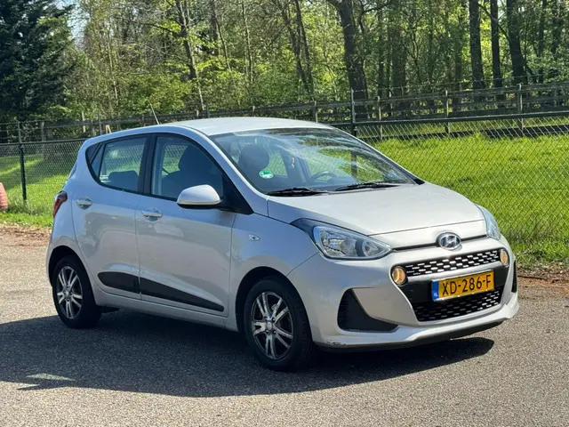 Hyundai i10 1.0i Comfort /Navi/Cruise/Airco/ 2019 Benzine