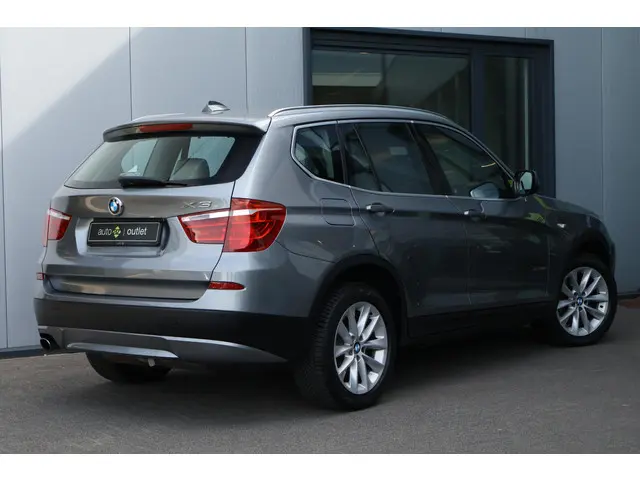 BMW X3 xDrive20i High Executive 2013 Benzine 7