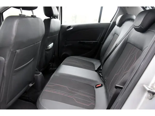 Opel Corsa 1.2-16V Rhythm 2012 Benzine 16