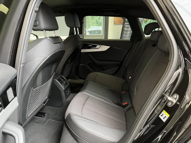 Audi A4 Avant 35 TFSI 3x S-line 2021 Benzine 31