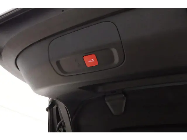 Peugeot 408 e-408 GT Avantage 58 kWh 2025 Elektrisch 14