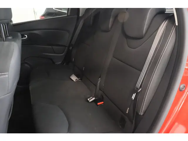 Renault Clio Estate 0.9 TCe Limited 2020 Benzine 9