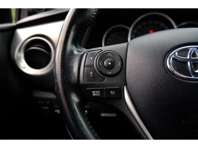 Toyota Auris 1.6 Aspiration Clima|Cam|LMV 2013 Benzine 20