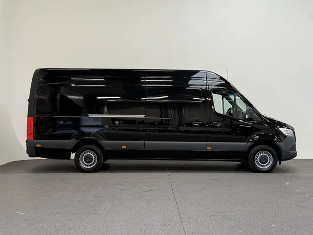 Mercedes-Benz Sprinter 311 1.9 CDI L3H2 RWD 2022 Diesel 8