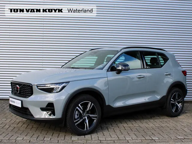 Volvo XC40 2.0 B4 Plus Dark 2025 Benzine
