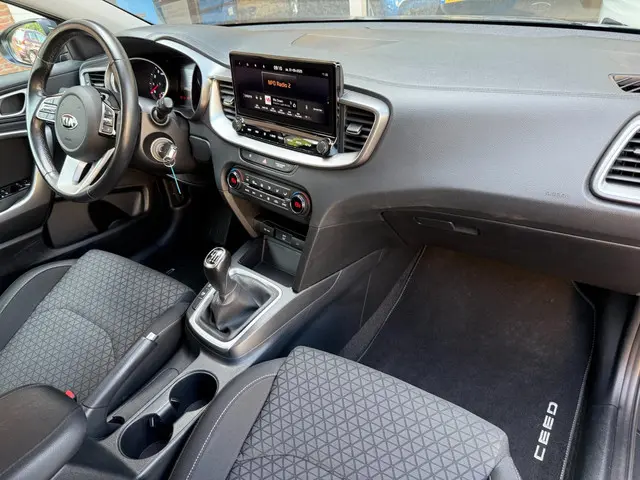 Kia Ceed 1.4 T-GDi DynamicLine 1e eigenaar 2020 Benzine 12