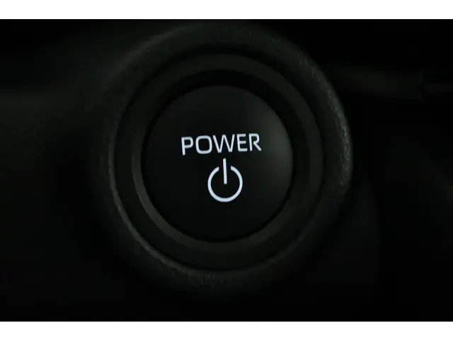 Toyota C-HR 1.8 Hybrid 140 Dynamic 2024 Hybride Benzine 45