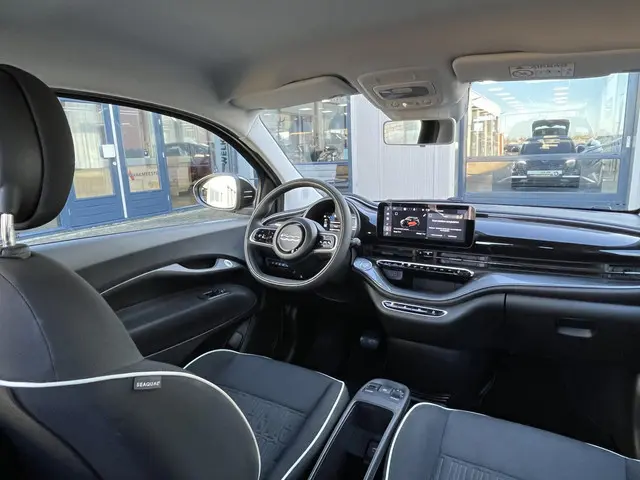 Fiat 500 42 kWh 2023 Elektrisch 55