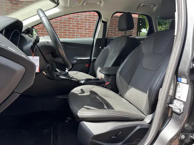 Ford Focus Wagon 1.0 Titanium 2016 Benzine 12