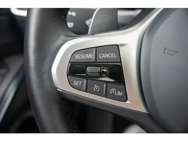 BMW 3 Serie Touring 318i 2024 Benzine 28
