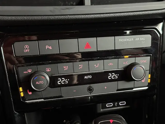 Volkswagen T-Cross 1.0 TSI R-Line 2021 Benzine 43