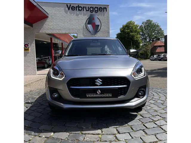 Suzuki Swift 1.2 Select Smart Hybrid 2023 Benzine 25