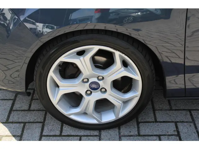 Ford B-MAX 1.0 EcoBoost 120 PK Titanium 2012 Benzine 26