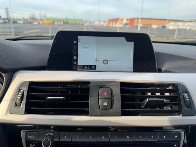 BMW 3 Serie 320d AUTOMAAT/HEADUP/NAVI 2018 Diesel 11