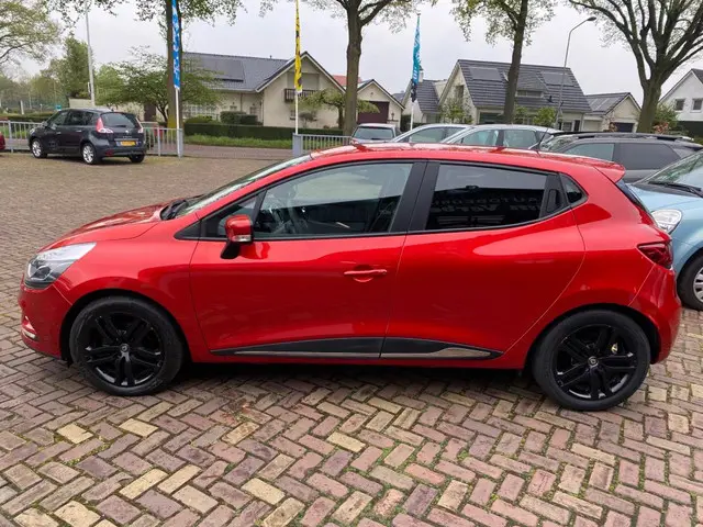 Renault Clio 0.9 TCe Zen Navigatie 2017 Benzine 4