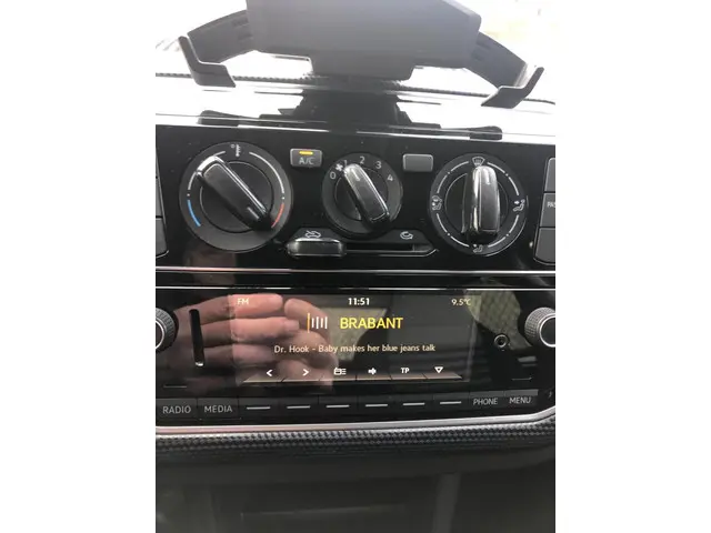 Volkswagen up! 1.0 BMT move up! 2019 Benzine 16