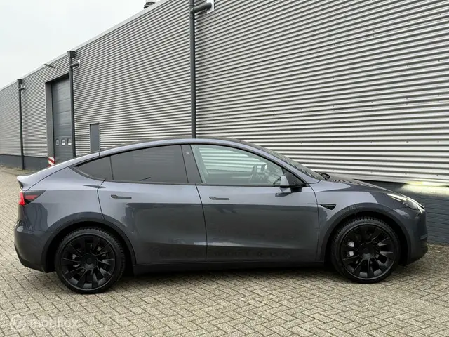 Tesla Model Y Long Range AWD 75 kWh 2021 Elektrisch 8