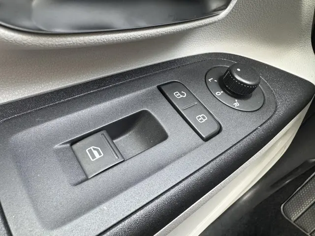 SEAT Mii 1.0 Chill Out 2013 Benzine 27