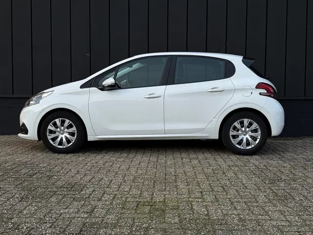 Peugeot 208 1.2 PureTech Blue Lion CarPlay 2016 Benzine 10