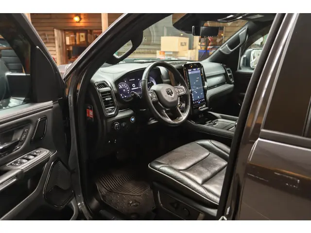 Dodge Ram 1500 5.7 V8 Limited 2024 LPG/Gas 16