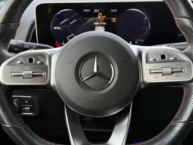 Mercedes-Benz GLB Aut. 180 Sol. AMG Edition 2021 Benzine 19