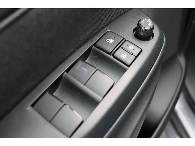 Toyota Yaris 1.5 VVT-i Dynamic 125pk 2023 Benzine 12