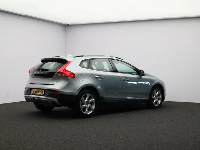 Volvo V40 Cross Country T4 Automaat Summum 2015 Benzine 2