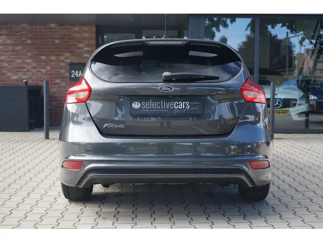 Ford Focus 1.0 ST-Line 2018 Benzine 8