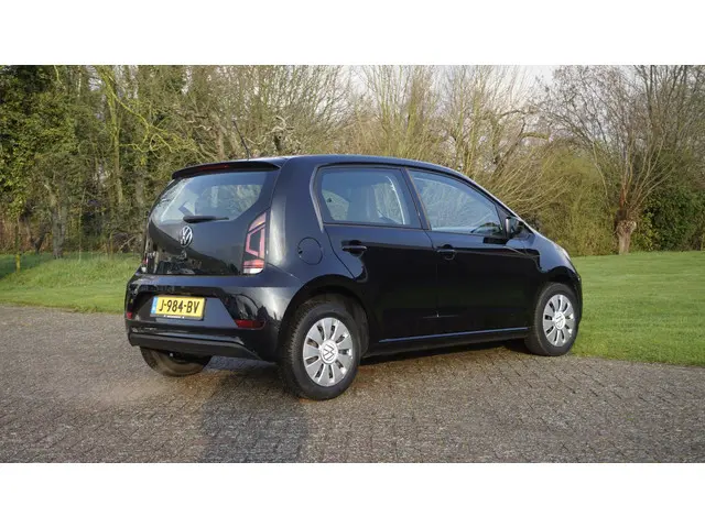 Volkswagen up! 1.0 BMT move up! 5 drs Airco 2020 Benzine 18